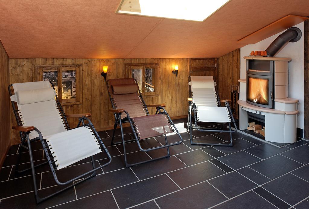 Hotel Zum See Grächen Esterno foto